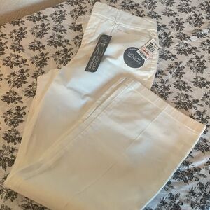 Macy’s everyday value brand wide leg white pants 🤍